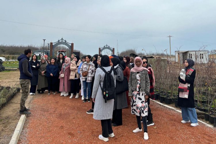 Üniversiteli gençler Sakarya'nın güzelliklerini keşfediyor -