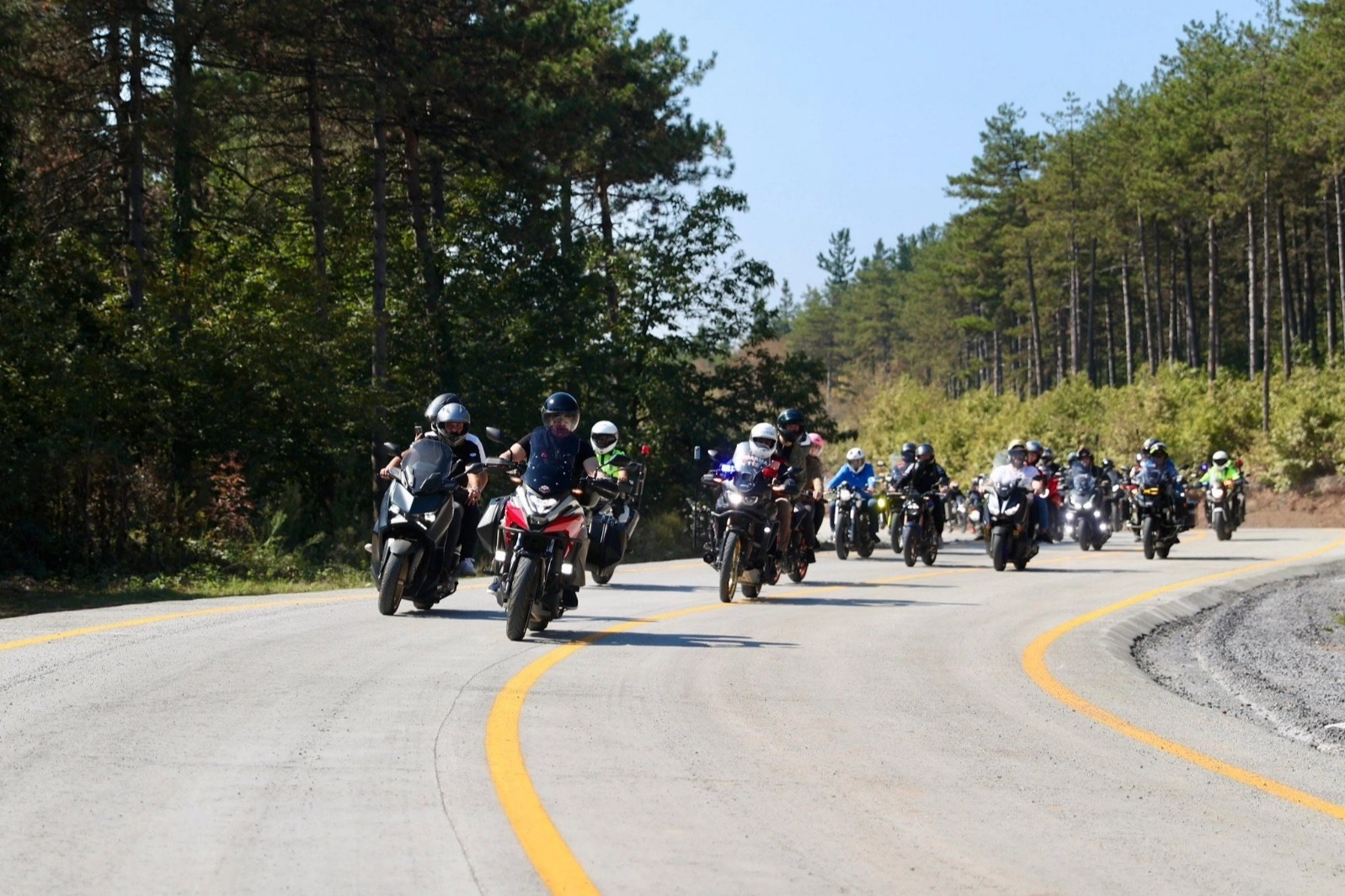 Vali Aslan, motosiklet tutkunlarıyla buluştu  -