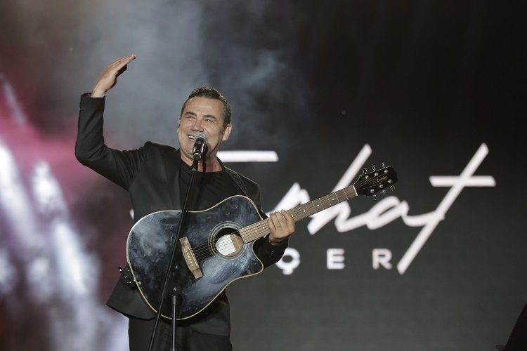 Van Kültür Yolu Festivali’ne Ferhat Göçer ile kapanış -