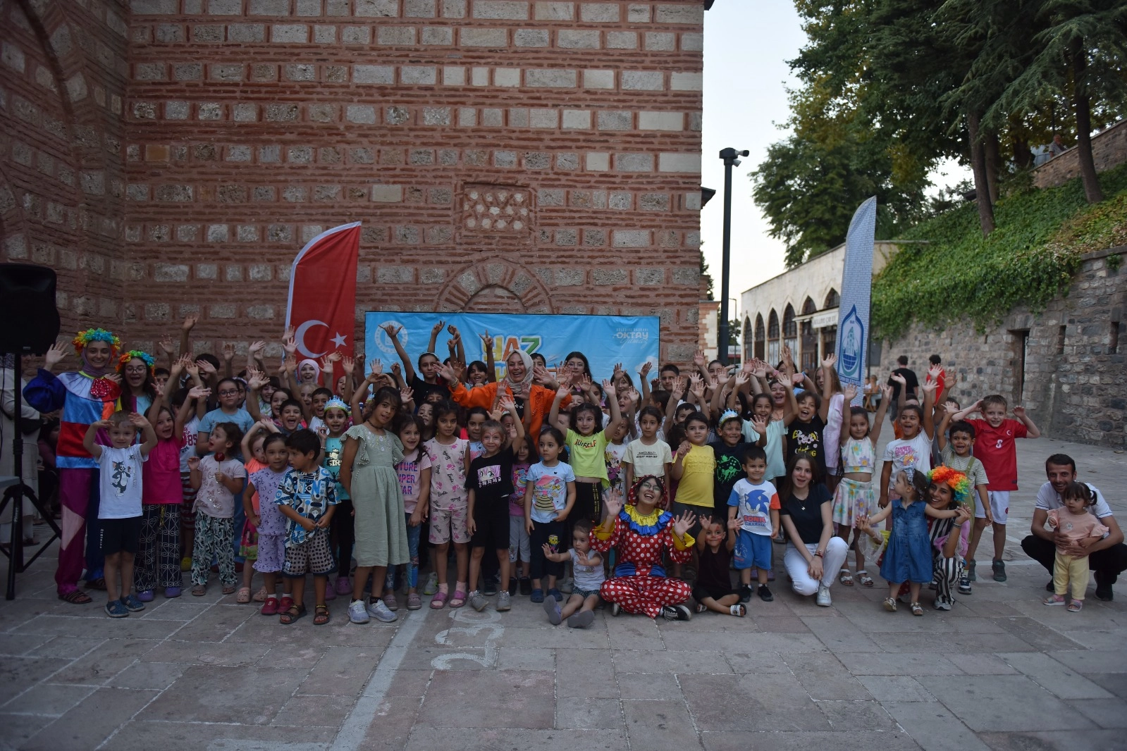 Yıldırım'da 15 bin çocuk sokak oyunlarında buluştu -