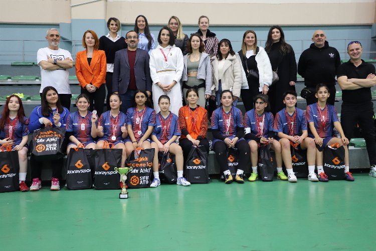 Yıldırım MTAL Kız Futsal Takımı Bursa ikincisi -